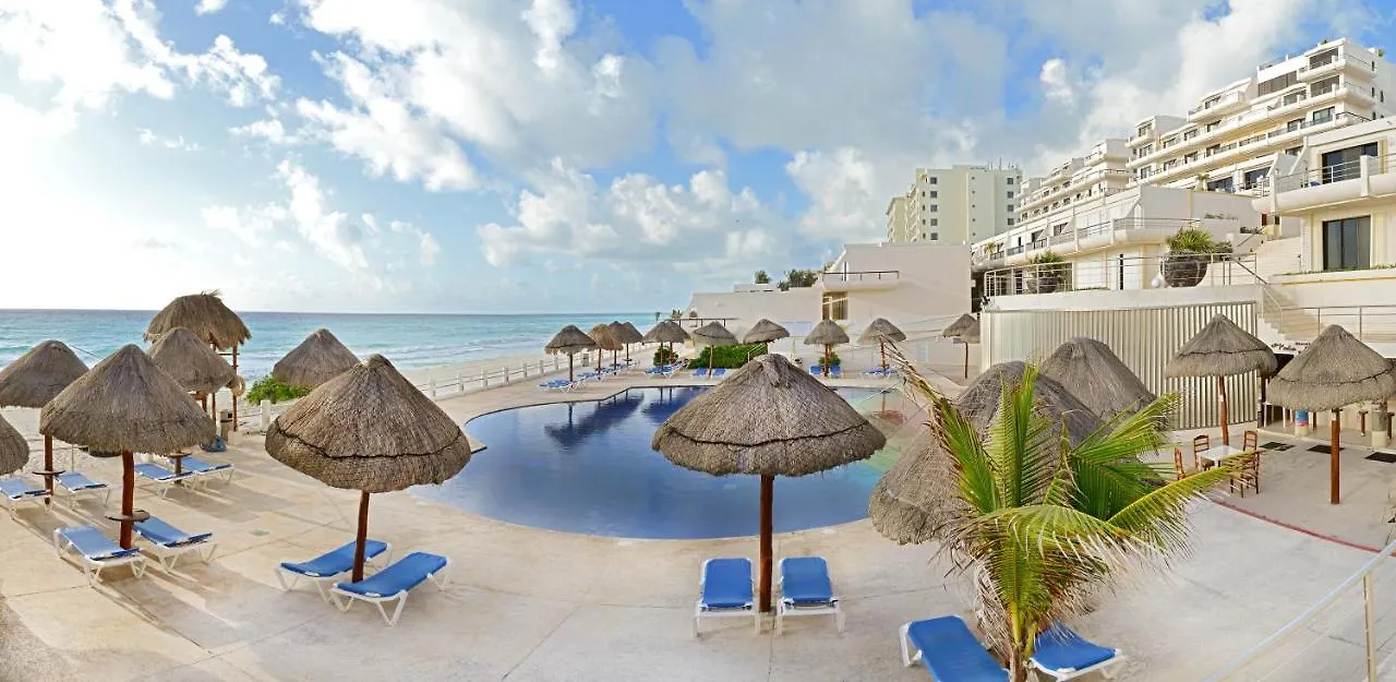 Oceanfront White Sand Beach Condo For Families Cancún