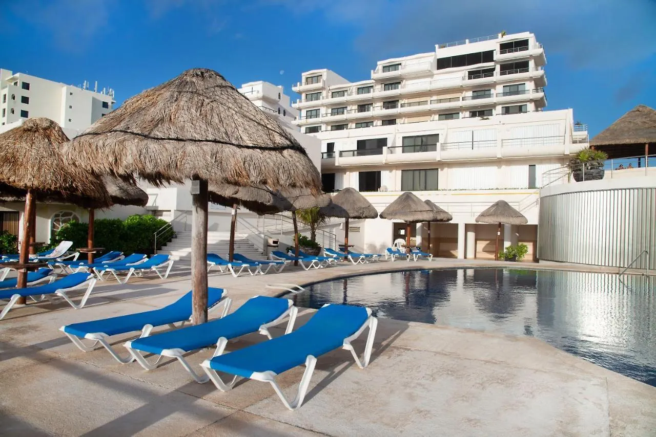 Oceanfront White Sand Beach Condo For Families Cancun Daire