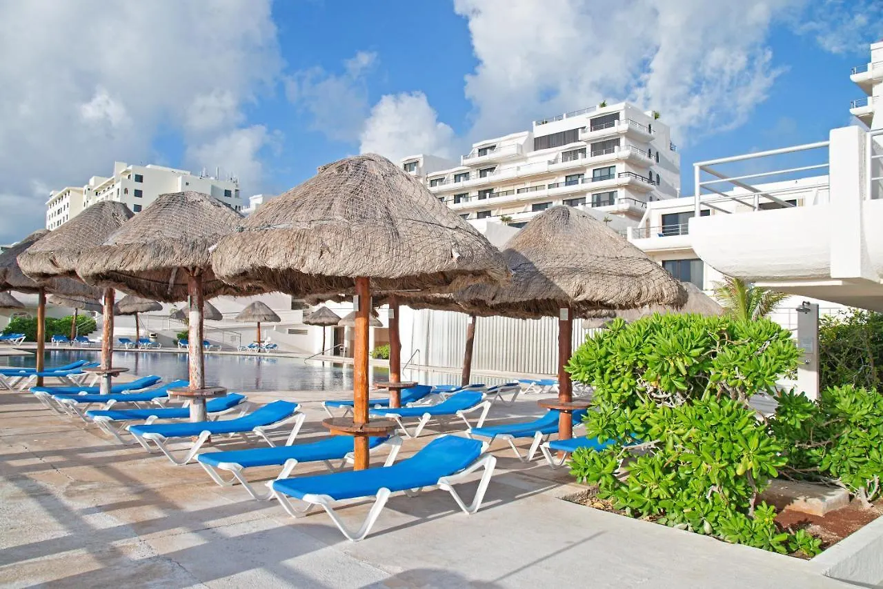 Daire Oceanfront White Sand Beach Condo For Families Cancun Meksika